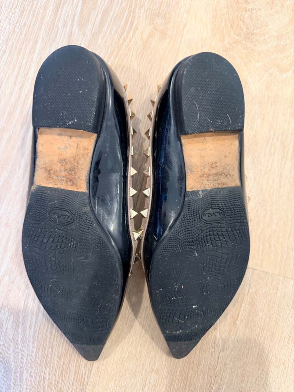 Valentino Black Patent Pointed Toe Rockstud Flats with Nude Trim - Picture 4 of 8
